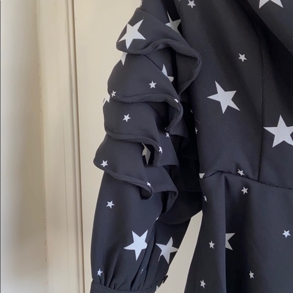 NWT⭐️ESSUE star wrap blouse - Picture 3 of 7